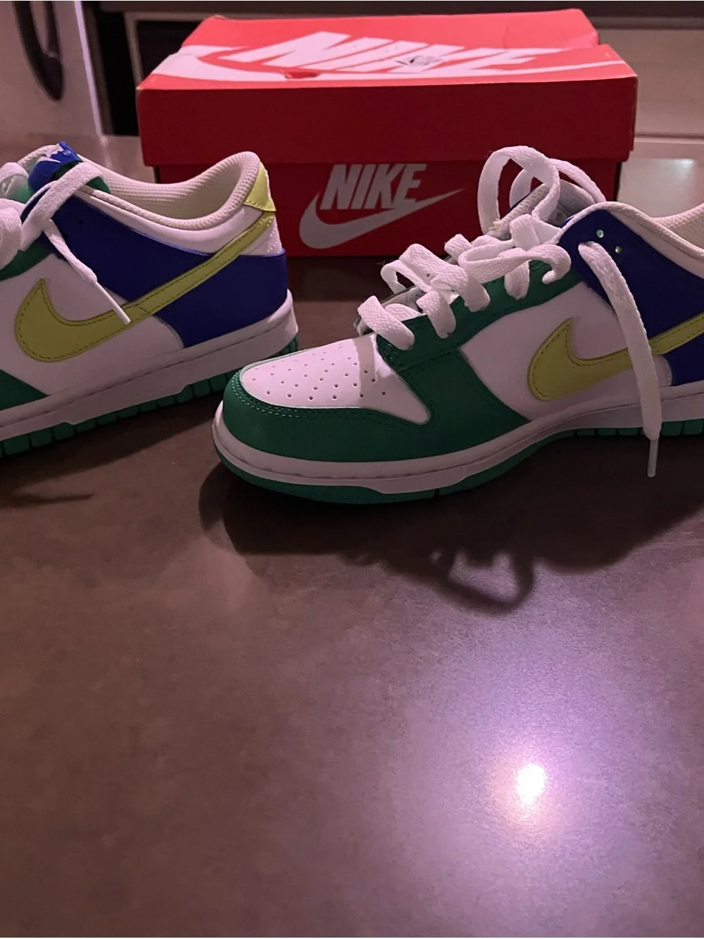 Nike Kids Low-Top Sneakers in White, Green, Blue & Yellow 5Y or 6.5W